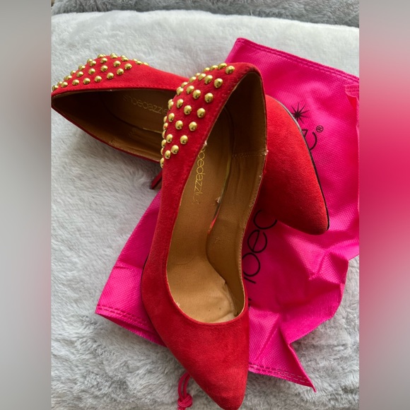 Sexy Red Pumps - Picture 1 of 3